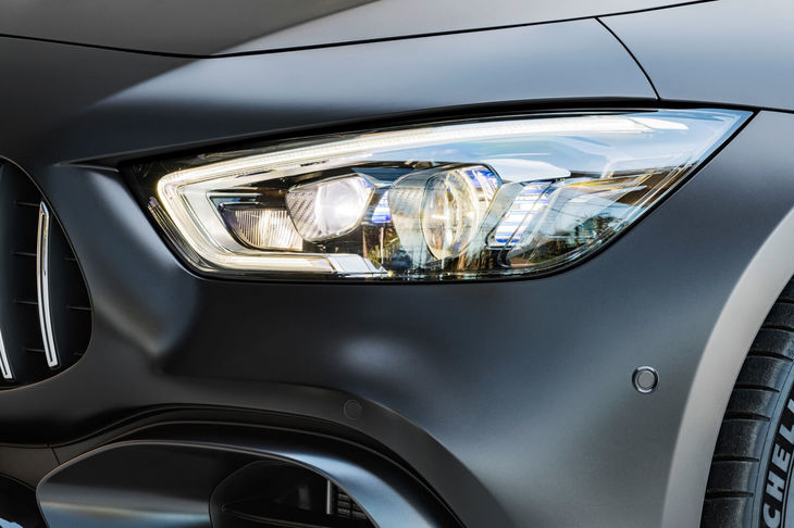 メルセデスAMG GT63 S 4MATIC＋ 4ドアクーペ（ヘッドランプ）