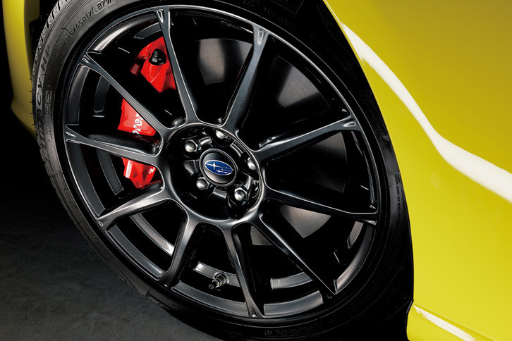 17インチアルミホイール（ブラック）