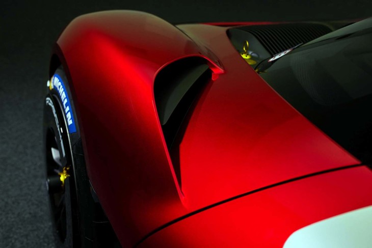 ポルシェ・ミッションR（フロントフェンダー）