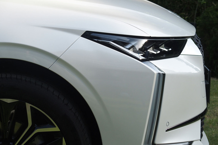 DS 4リヴォリPureTech（ヘッドランプ）