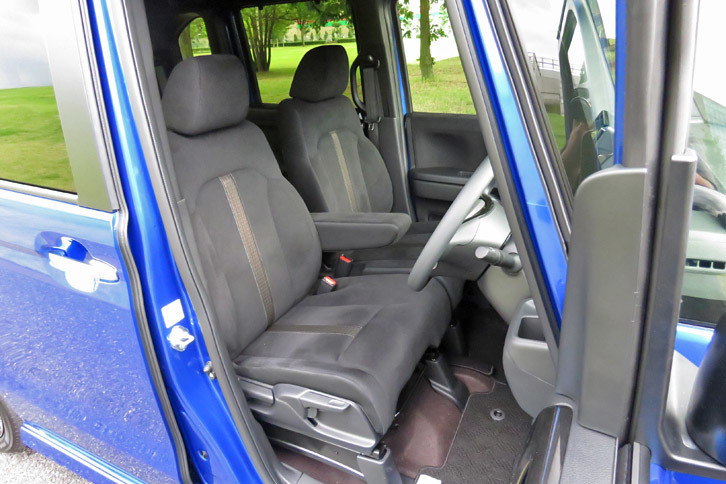 ホンダN-BOXカスタムG・L Honda SENSING（フロントシート）