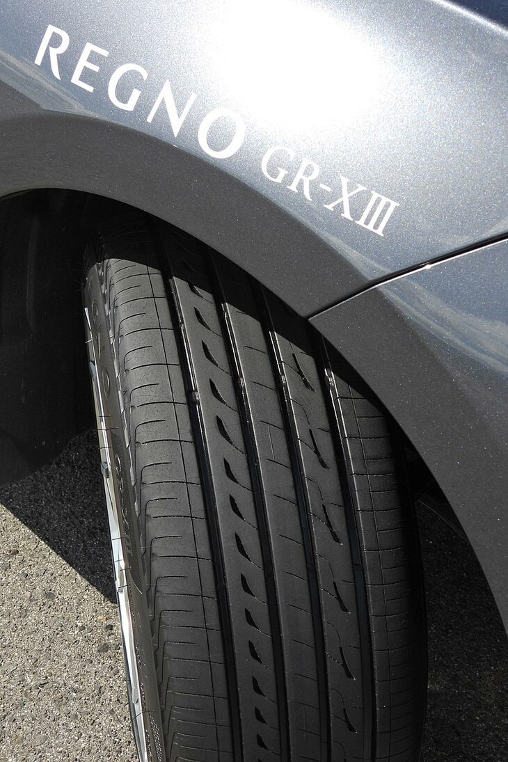 開発に際しては、ブリヂストン独自のタイヤ計測＆シミュレーション技術「アルティメットアイ」もフル活用。アルティメットアイ自体はこれまでも使われてきた技術だが、アスファルトの“粗さ”なども条件に入れてシミュレーションできるようになるなど、さらに進化を遂げている。