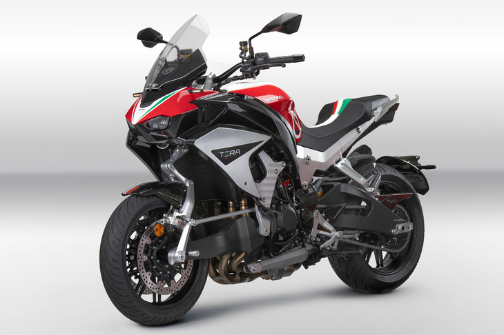 フロントの足まわりにビモータ伝統の技術であるハブセンターステアリングを採用した「テラ」。ビモータとしては初のクロスオーバーモデルである。