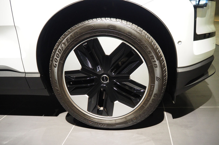 ボルボEX30プラス シングルモーター（フロントホイール）