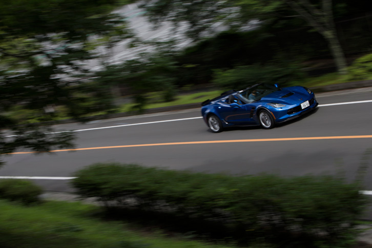 「コルベット」のパワーステアリングは電動式。車速や走行モードに応じて、アシストの強さが変化する。