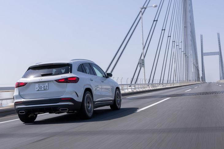 今やすっかり乗用車のメインストリームとなったSUV。そのぶんクルマのキャラクターやユーザーの用途・要望の幅も広がっているが、アレンザなら「001」「LX100」と、指向性の異なる2つの製品を取りそろえている。スポーティーな走りを求めるか、快適な移動を楽しむか。用途に応じて好きなほうを選べばいいだろう。