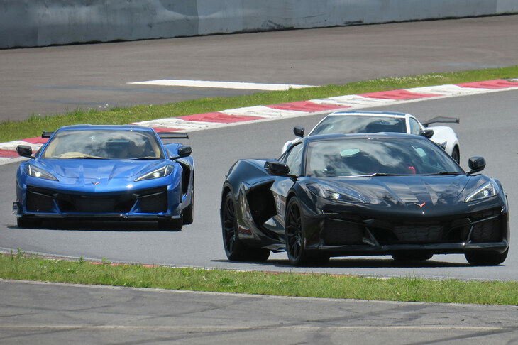 イベント参加者による走行会の合間には、新型「シボレー・コルベットZ06」のデモランも実施。“最もレーシングカーに近いコルベット”という称号にふさわしい走りを披露した。