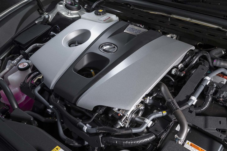 最大熱効率41％をうたう2.5リッター直4エンジンにモーターを組み合わせたパワーユニット。WLTCモードの燃費値は20.6km/リッター。