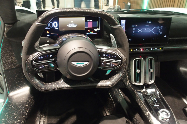 アストンマーティン・ヴァルハラ（ステアリングホイール）