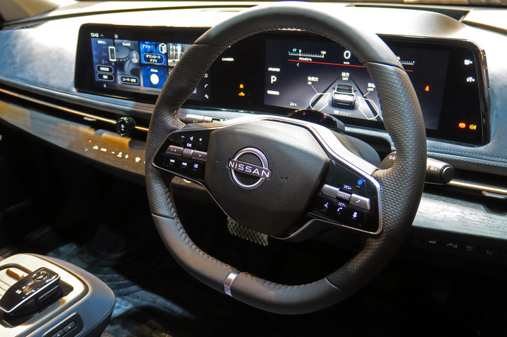 日産アリア リミテッド（ステアリングホイール）