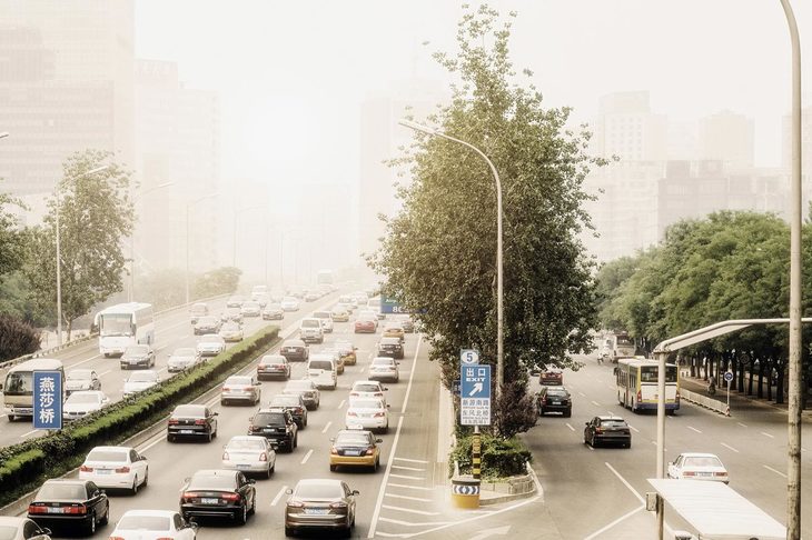 北京・燕莎橋の交通の様子。