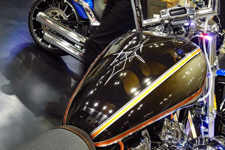ハーレーダビッドソン南大阪の手になる2022年式「ハーレーダビッドソン・ブレイクアウト」。