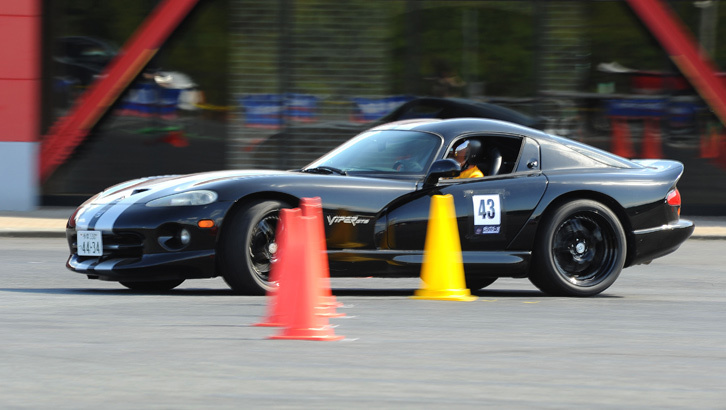 慣熟歩行＆走行直後の1本目でまさかのミスコース。練習会とは違って本数に限りがあるというのに、1本ムダにしてしまった。（写真＝オートクロス事務局）