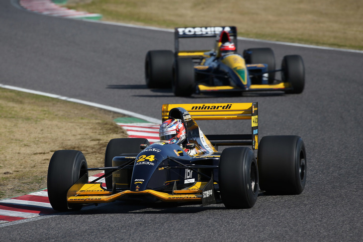 2015年の「モータースポーツファン感謝デー」にて、中野信治がドライブする「ミナルディM192」。（Photo=MOBILITYLAND）