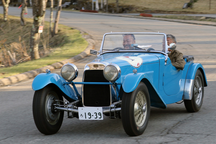200km以上を走破して小海リエックスに戻ってきた1939年「HRG 1500」。HRGは1936年から56年まで存在したイギリスのスポーツカーメイク。