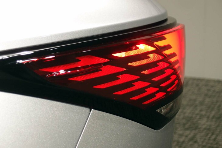 レクサスRX450h＋“バージョンL”（リアコンビランプ）