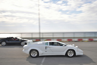 大乗フェラーリミーティングでは、「カウンタック」と「328」の加速対決も実施。（写真＝池之平昌信）