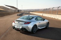 スバルが新型「BRZ」の概要を発表　北米仕様車は2.4リッターエンジン搭載の画像
