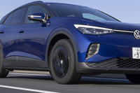 ドライブのスタートは高速道路から。さすが最新世代というべき高い静粛性と直進安定性、そしてグリップ力を確認できた。