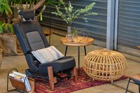 日本導入レセプションで示された、取り外したシートの用例（？）。クルマ自体の用途はもちろん、外したシートの活用術でも、アナタのアイデア力が試される。