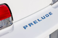 1996年にデビューした5代目「プレリュード」のエンブレム。このモデルの国内累計販売は1万4000台弱にとどまり、プレリュードの歴史にいったん幕を閉じた。