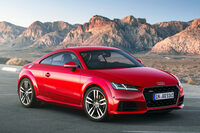 同じFFクーペでも、「アウディTT」などのフォルムはわかりやすい末広がり。スポーティー感を表現するうえで、台形のシルエットは外せないポイントなのだ。