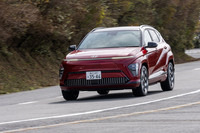 日本に導入された「ヒョンデ・コナ」は第2世代。車名はコーヒーなどでも知られるハワイ島の中心エリアに由来する。