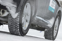 ミシュランのスタッドレスタイヤとしては久々の完全新設計となった「X-ICE SNOW」。サイズラインナップは全84種類となっている。