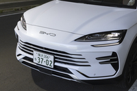「シ―ライオン」はアシカを意味しており、BYDの海洋シリーズに位置づけられている。シリーズに共通のフロントマスクは「オーシャンXフェイス」と呼ばれる。