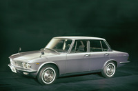 1966年8月に発売された「ルーチェ1500デラックス」。既存の1.5リッター級より大きいボディーは、「S8P」をベースに社内でリデザイン。そのアレンジは大成功で、個人的には世界で最も美しいサルーンと思っている。