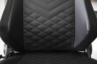 「HERO（ヒーロー）」の座面と背もたれ。クッションには同社製品に共通する弾力に富む高密度ウレタンが使用される。