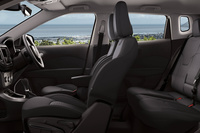 コンパクトSUV「ジープ・コンパス」の装備が充実の画像