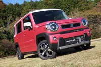 マイルドハイブリッドシステムが搭載された現行型「スズキ・ハスラー」。