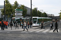 今回はトラム2号線が会場横まで延びてきていた。風景が変わった。