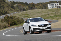 ボルボV40クロスカントリー T4 ノルディック