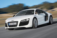 「アウディR8」
アウディ初の市販ミドシップスポーツで、2007年に販売開始した。エンジンは4.2リッターV8、5.2リッターV10の2種がある。