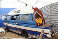 2007年「水陸両用車への挑戦」に登場した「フォルクスワーゲン・キャンパー（改）」。