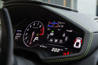 タコメーターのレッドゾーンは8500rpmから。表示は1万rpmまで。