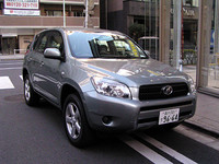 昔の面影を残しつつ、確実にマッチョに。っていうか、女性が男性に性転換したみたいな変化!?