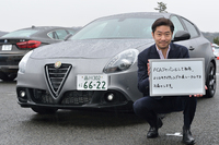 FCAジャパンで広報を務める黒岩真治さん。「FCAジャパンにとって1年目となる2015年は、よりエキサイティングで美しいクルマを皆さまにお届けしたいと思います」
    