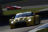 No.1 ARTA NSX（写真奥）も終始食い下がったが、イエローハットとオートバックスの戦いは前者の完勝で幕を閉じた。