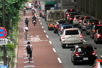 バス専用時間帯は、見てのとおりママチャリでも安心して自転車ナビラインを走れる。