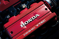 NSXタイプR（2002年）に搭載された、ホンダの3.2リッターV6エンジン。アウトプットは、280ps/7300rpmと31.0kgm/5300rpmだった。
（写真＝本田技研工業）