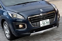 フローティンググリルが特徴のフロントマスク。2014年のマイナーチェンジを機に、デザインが改められた。