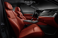 10台限定の黒い「BMW M5」が登場の画像