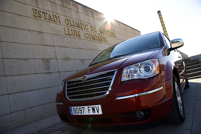 【スペック】全長×全幅×全高＝5413×1954×1750mm／ホイールベース＝3078mm／車重＝2025kg／駆動方式＝FF／3.8リッターV6OHV12バルブ（193ps/5200rpm、31.1kgm/4000rpm）（北米仕様）