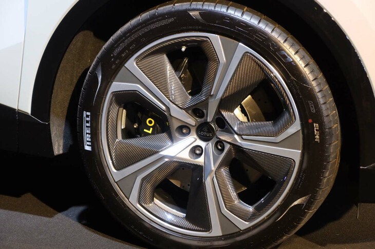 ロータス・エレトレS（ホイール）