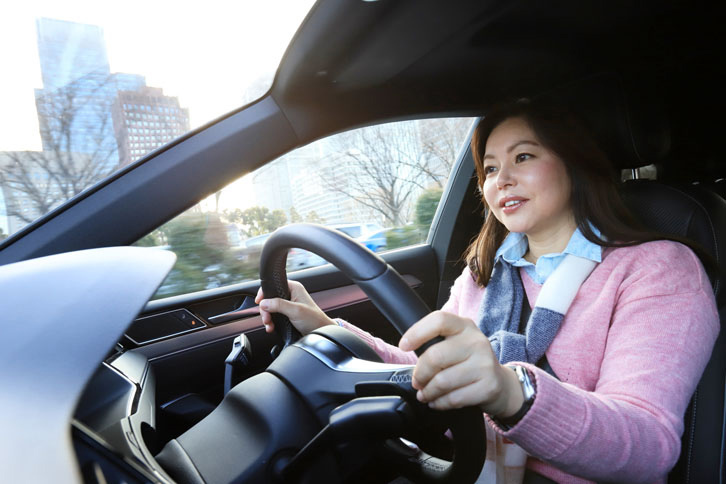 第一印象は、「路面に対するタイヤのアタリが、ちょっと硬いかな？」。もう少し試したかったけど、時間の問題もあるのでそのまま代官町から首都高速に乗ることにしました。一般道での快適性は、高速道路を降りてからあらためてチェックしましょう。