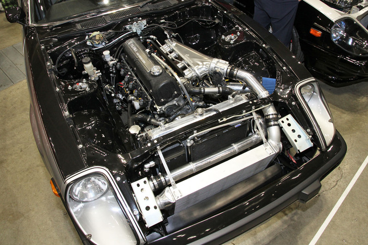 日産のL型エンジン（直6のL6）にこだわり、S14「シルビア」やR31「スカイライン」などにもL6を搭載している谷島自動車の2代目「フェアレディZ」（S130）。詳細不明だが、美しく仕上げられたL6ターボユニットが印象的。
