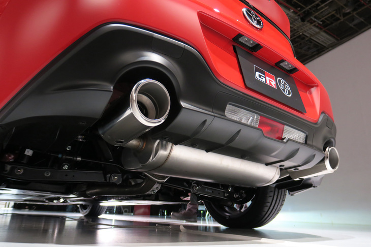 トヨタGR 86（マフラー）